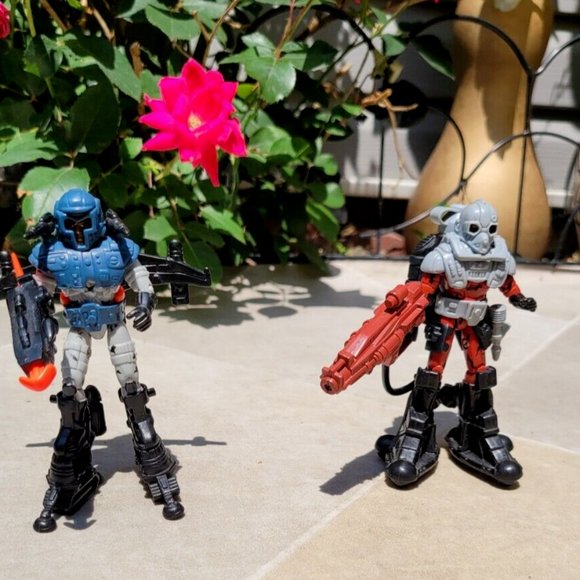 1994 EXO Squad Robotech Jump Troops: Captain Avery F. Butler, Pellegrino Figures - Picture 1 of 9